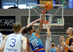 Medipolis SC Jena Fraport Skyliners Frankfurt 01